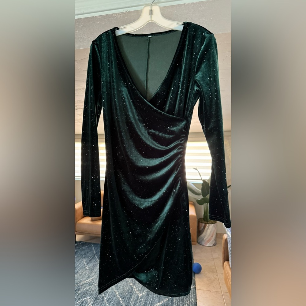 Velvet Holiday sparkly dark green dress size medium